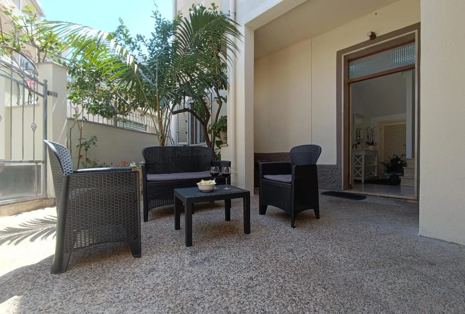 Casa Iole contacts